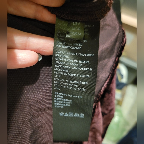 Maeve For Anthropologie Burgundy Velvet Long Sleeve Button Down Shirt Women’s 6‎ - Picture 6 of 6